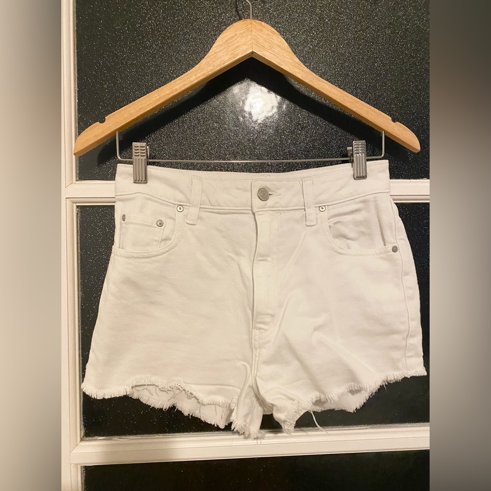 Aritzia Sunday Best White High-Rise Frayed Denim Shorts